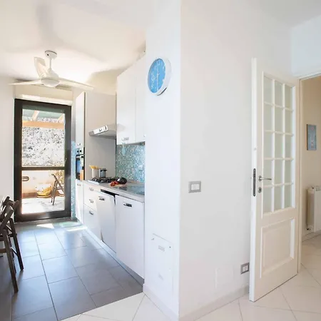 Casa Alice With Shared Pool Sea View - Happy דירה