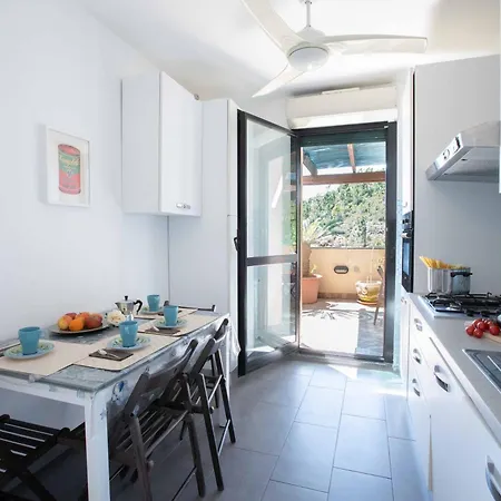 Casa Alice With Shared Pool Sea View - Happy דירה